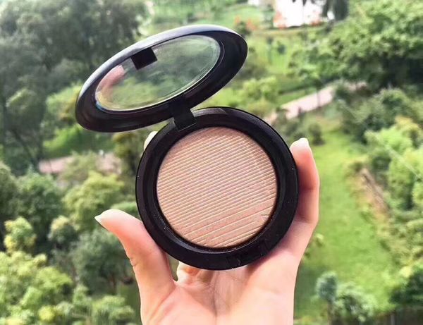 quality makeup extra dimension skinfinish double gleam make up highlighter blush eyeshadow powder+brush epacket +gift
quality makeup extra dimension skinfinish double gleam make up highlighter blush eyeshadow powder+brush epacket +gift