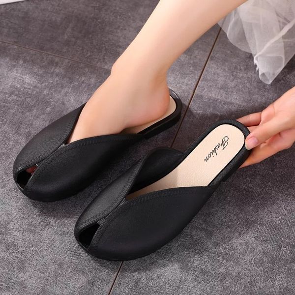 new fashion summer slippers slides shoes sandals mules shoes square toe slippers non-slip flats women black 
new fashion summer slippers slides shoes sandals mules shoes square toe slippers non-slip flats women black
