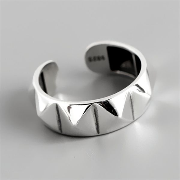 wholesale price geometric square style anillos resizeable woman rings cube gothic punk sterling silver 925 glossy ring, Golden;silver
wholesale price geometric square style anillos resizeable woman rings cube gothic punk sterling silver 925 glossy ring, Golden;silver