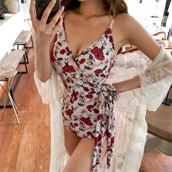 корейский one piece купальники цветочные печати купальники женщины high cut monokini красный купальник push up купальный костюм пояс майо de, White;black 
корейский one piece купальники цветочные печати купальники женщины high cut monokini красный купальник push up купальный костюм пояс майо de, White;black