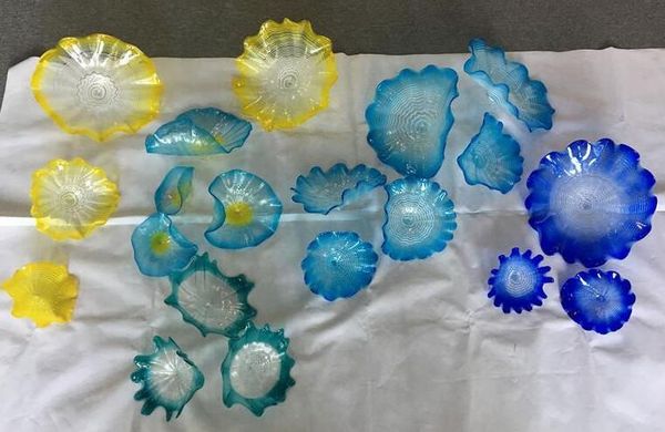 nordic murano flower plates wall arts blue shade yellow shade decorative hand blown glass hanging plates with scallop edges
nordic murano flower plates wall arts blue shade yellow shade decorative hand blown glass hanging plates with scallop edges
