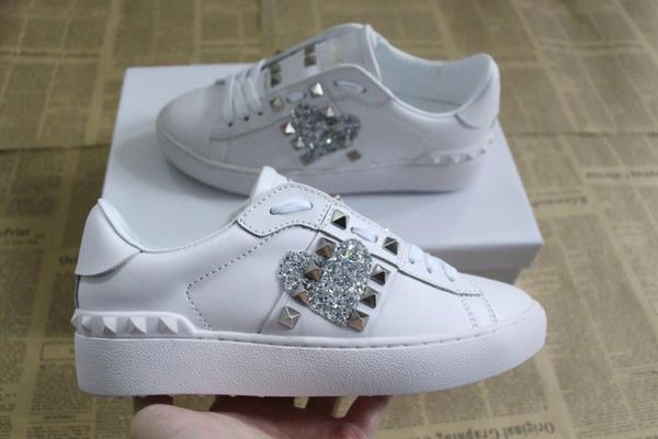 fashion mens womens luxury designer shoes low-leather trainers with heart logo print tonguecasual sneakers size 35-46, Black
fashion mens womens luxury designer shoes low-leather trainers with heart logo print tonguecasual sneakers size 35-46, Black