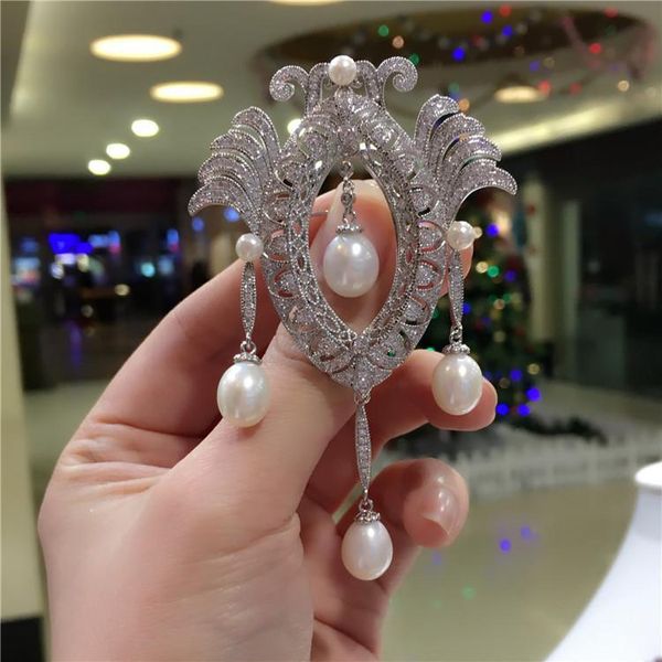 high-grade microscope zircon elegant white freshwater pearl temperament court brooch fashion jewelry, Gray
high-grade microscope zircon elegant white freshwater pearl temperament court brooch fashion jewelry, Gray