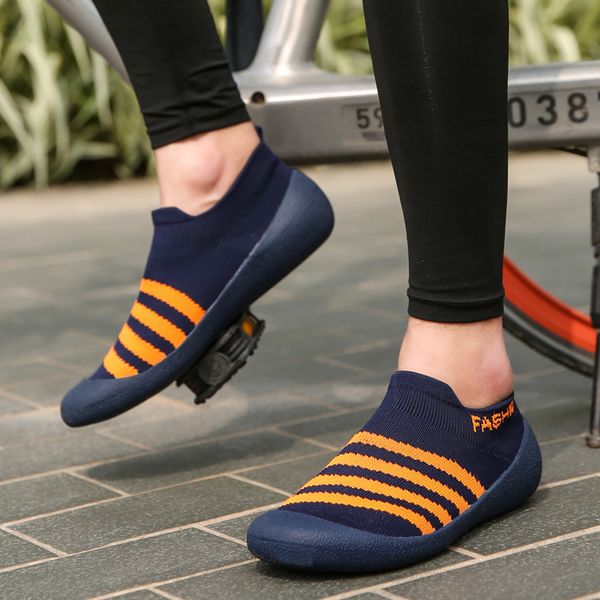 men's running shoes hard-wearing popular classic walking shoes -absorbing sneakers jogging sneakers comfortable
men's running shoes hard-wearing popular classic walking shoes -absorbing sneakers jogging sneakers comfortable