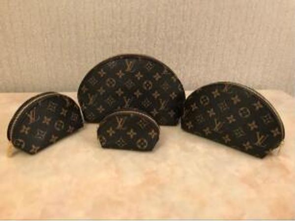 дизайнер цветок 4 шт. макияж сумки дизайнерские сумки lv louis vuitton высокое качество композитный 4 шт. набор женщин кошелек сумки, Red;black
дизайнер цветок 4 шт. макияж сумки дизайнерские сумки lv louis vuitton высокое качество композитный 4 шт. набор женщин кошелек сумки, Red;black
