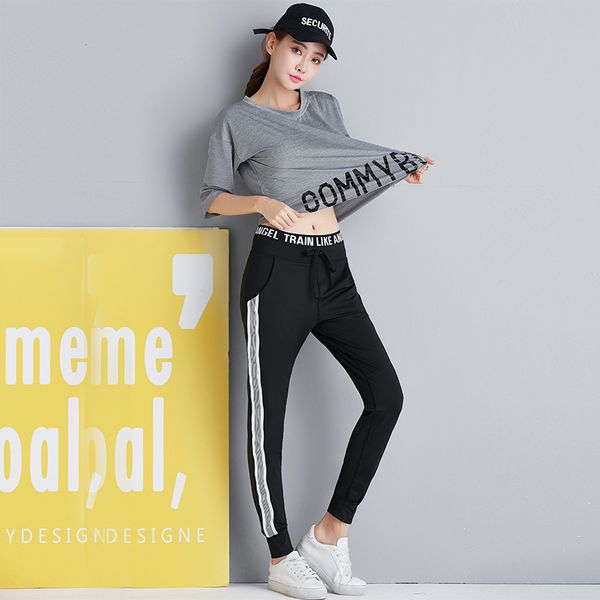 2019 summer new style sports leisure suit trendy letters printed running fitness suit two-piece set factory wholesale
2019 summer new style sports leisure suit trendy letters printed running fitness suit two-piece set factory wholesale