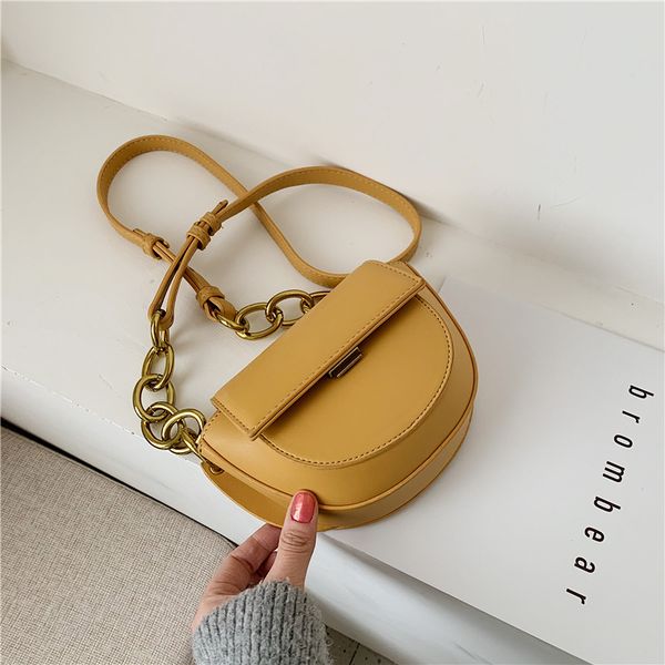 2020 fashion new bags for women original design single shoulder satchel lock saddle bag
2020 fashion new bags for women original design single shoulder satchel lock saddle bag