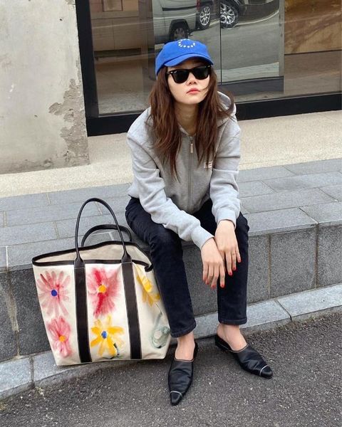 women canvas printing art reusable shoulder bags solid color large capacity multi-purpose handle women shopping bags
women canvas printing art reusable shoulder bags solid color large capacity multi-purpose handle women shopping bags