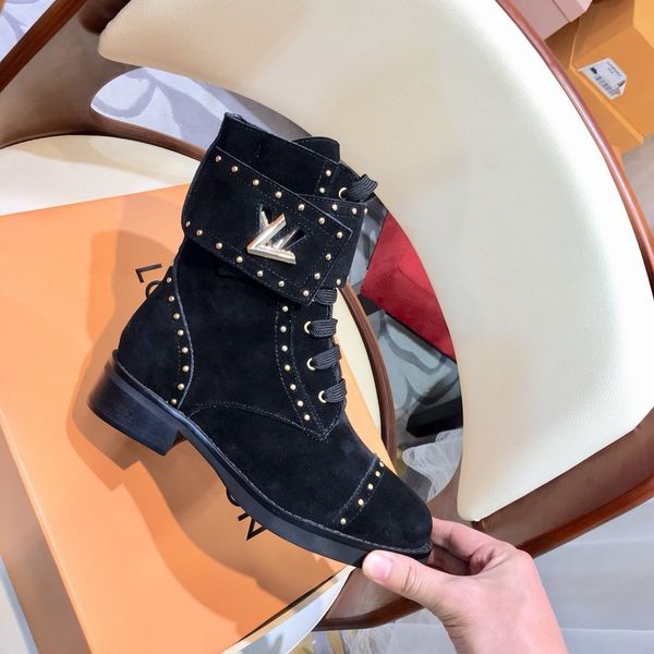 2019 fashion trend luxury designers women boots women boot girls luxury shoes with studded spikes party boots winter ing
2019 fashion trend luxury designers women boots women boot girls luxury shoes with studded spikes party boots winter ing