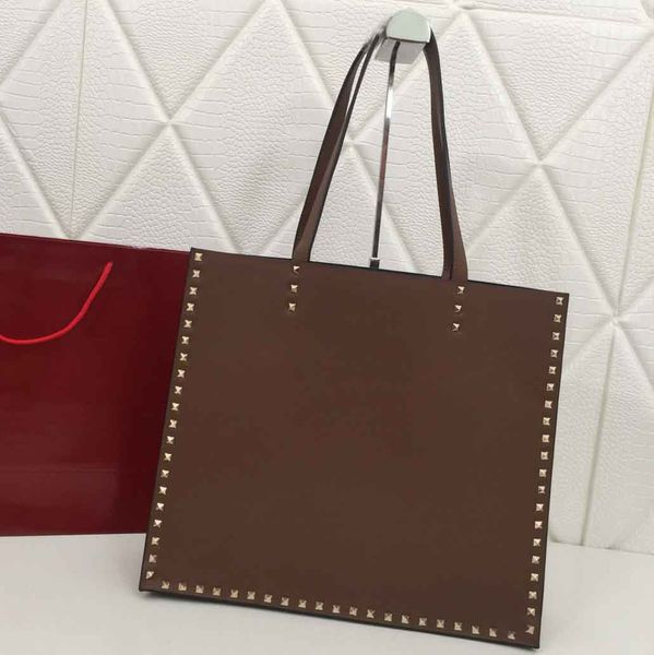 18 fashion handbags 2019 ladies handbag designer bag ladies handbag luxury rivet shoulder bag
18 fashion handbags 2019 ladies handbag designer bag ladies handbag luxury rivet shoulder bag