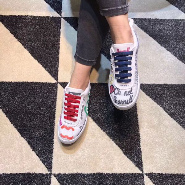 graffiti small white shoes european station 2019 explosive letter tap canvas leisure board shoes for men and women, Black
graffiti small white shoes european station 2019 explosive letter tap canvas leisure board shoes for men and women, Black