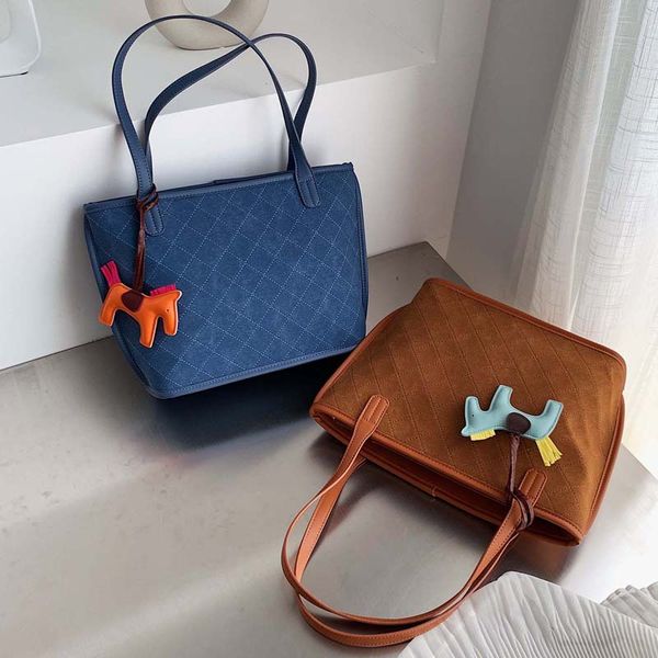women's large-capacity shoulder bag 2020 new style fashion high-end fashion big bag for autumn and winter
women's large-capacity shoulder bag 2020 new style fashion high-end fashion big bag for autumn and winter