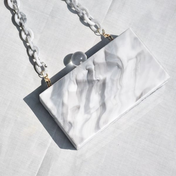2019 new ladies dinner fashion acrylic small square bag striped evening box bag ink painting retro shoulder bag
2019 new ladies dinner fashion acrylic small square bag striped evening box bag ink painting retro shoulder bag
