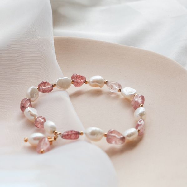 simple designer elastic rope pearls bracelet cute pink natural stone strawberry spar bracelet fashion irregular pearls bracelets, Black 
simple designer elastic rope pearls bracelet cute pink natural stone strawberry spar bracelet fashion irregular pearls bracelets, Black