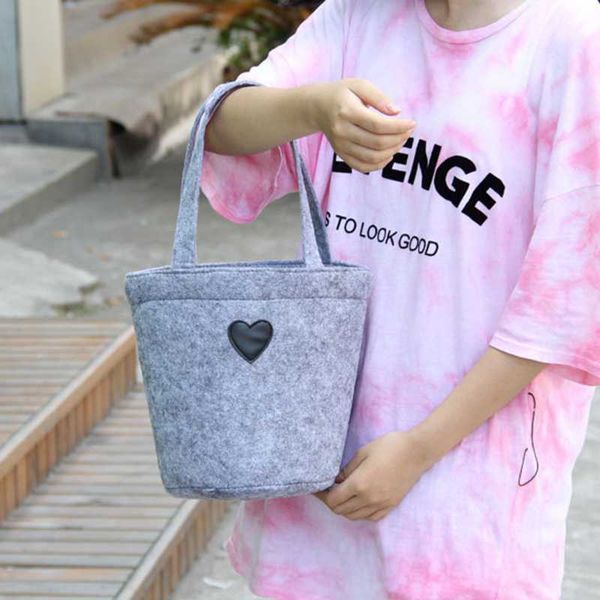 multifunction women lunch bags 2020 new love heart felt tote handbags picnic bags selling
multifunction women lunch bags 2020 new love heart felt tote handbags picnic bags selling
