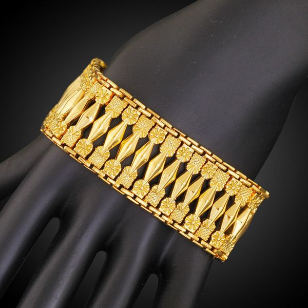 25mm wide geometric patterned bracelet dubai gold filled middle east arab/african/ethiopian thick bangle 20cm, Golden;silver
25mm wide geometric patterned bracelet dubai gold filled middle east arab/african/ethiopian thick bangle 20cm, Golden;silver