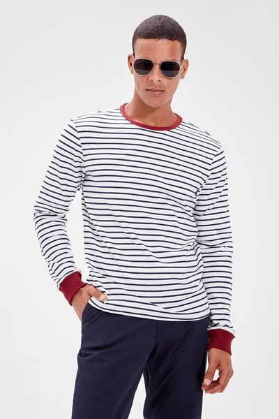 trendyol burgundy men 's bike collar long sleeve striped new sweatshirt tmnaw20sw0140, Black
trendyol burgundy men 's bike collar long sleeve striped new sweatshirt tmnaw20sw0140, Black