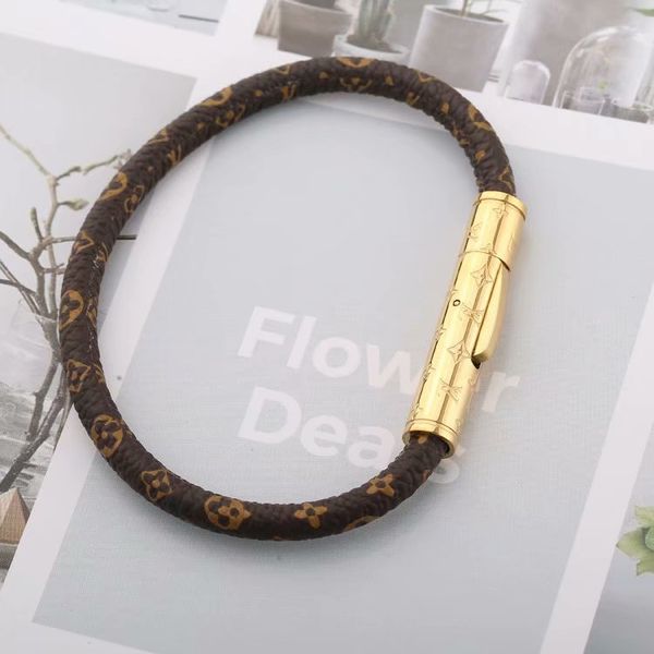 модный бренд под названием lady women круглый принт цветок кожаные браслеты браслет с 18 каратной золотой гравировкой v письмо аксессуары, Black
модный бренд под названием lady women круглый принт цветок кожаные браслеты браслет с 18 каратной золотой гравировкой v письмо аксессуары, Black