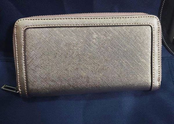 Фирменные дизайнерские кошельки для женщин ПУ браслеты, кошельки, молнии, с держа
Фирменные дизайнерские кошельки для женщин ПУ браслеты, кошельки, молнии, с держа