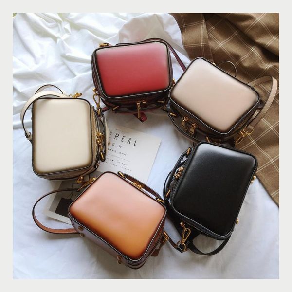 spring and summer 2019 new trend women's bags retro shoulder diagonal small square bag
spring and summer 2019 new trend women's bags retro shoulder diagonal small square bag