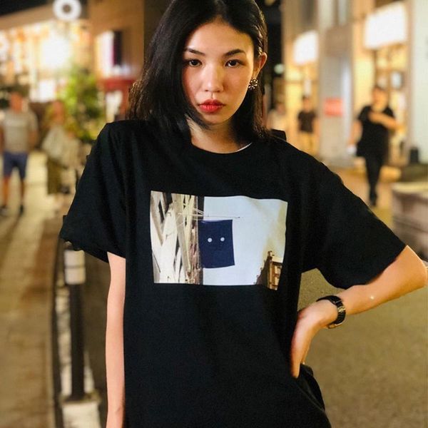 men banner tee 19fw open season signboard flag smiley face printed loose oversize short sleeve women couple t-shirt, White;black
men banner tee 19fw open season signboard flag smiley face printed loose oversize short sleeve women couple t-shirt, White;black