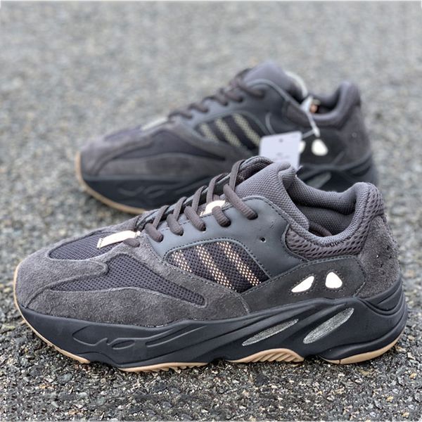 700 V2 Utility Black Running Shoes Wave Runner 2019 Designer Mens Women Kanye West Fashion Sports Sneakers Top Quality Size 36-45
700 V2 Utility Black Running Shoes Wave Runner 2019 Designer Mens Women Kanye West Fashion Sports Sneakers Top Quality Size 36-45