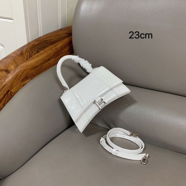 new women's one-shoulder bag high-end custom quality diagonal cross bag fashion trend leisure style silver metal accessories with detac
new women's one-shoulder bag high-end custom quality diagonal cross bag fashion trend leisure style silver metal accessories with detac