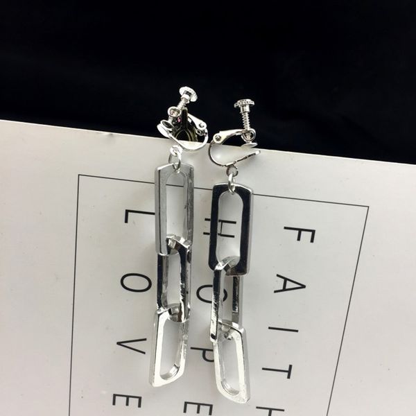 grace jun korea style fashion 3 rectangle hollow-out shape clip on earrings wihtout piercing for women party charm earrings, Silver
grace jun korea style fashion 3 rectangle hollow-out shape clip on earrings wihtout piercing for women party charm earrings, Silver