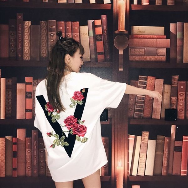 2020 national fashion brand big v rose loose harajuku five-point short-sleeved t-shirt couple men and women, White
2020 national fashion brand big v rose loose harajuku five-point short-sleeved t-shirt couple men and women, White