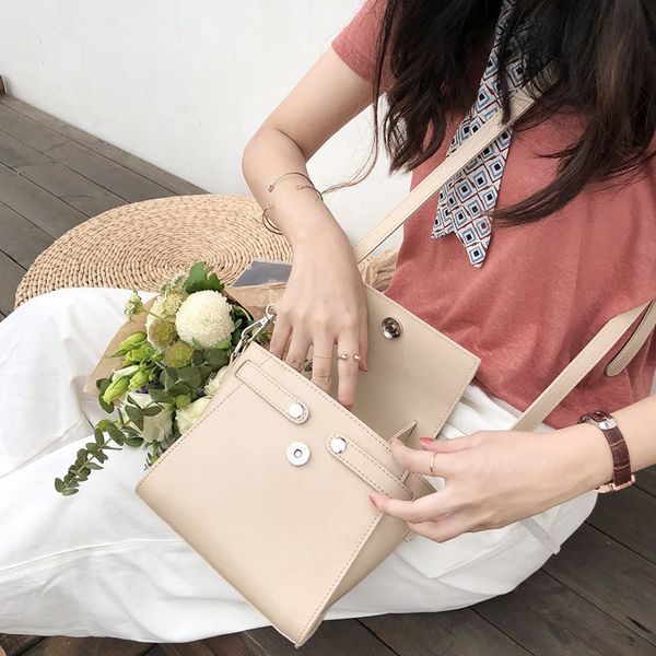 simple pu leather women's handbags large-capacity solid color shoulder bag for women square ladies messenger bags tote
simple pu leather women's handbags large-capacity solid color shoulder bag for women square ladies messenger bags tote