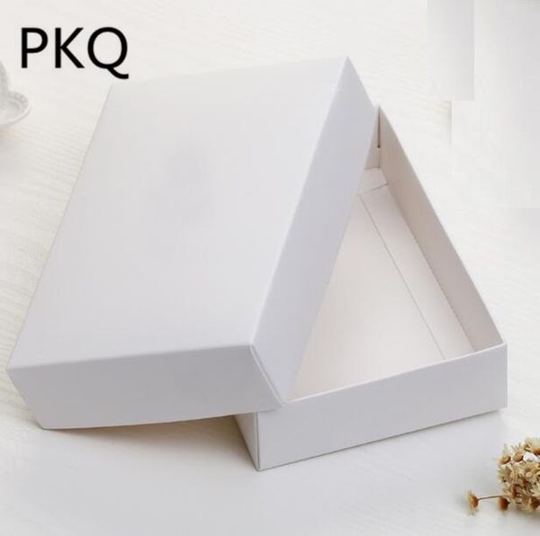 20pcs 18*12*4cm rose red underwear box, white towel box, black mobile phone case gift box,pink cover paper box packaging
20pcs 18*12*4cm rose red underwear box, white towel box, black mobile phone case gift box,pink cover paper box packaging
