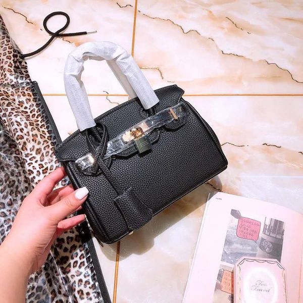 the new leisure fashion trends in europe and the litchi grain single shoulder bags lady genuine leather handbag women designers
the new leisure fashion trends in europe and the litchi grain single shoulder bags lady genuine leather handbag women designers