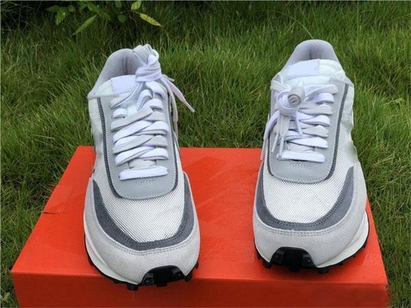 2019 authentic sacai x ldv waffle ldwaffle daybreak men women running shoes summit white wolf grey black pine green bv0073-001 with box
2019 authentic sacai x ldv waffle ldwaffle daybreak men women running shoes summit white wolf grey black pine green bv0073-001 with box