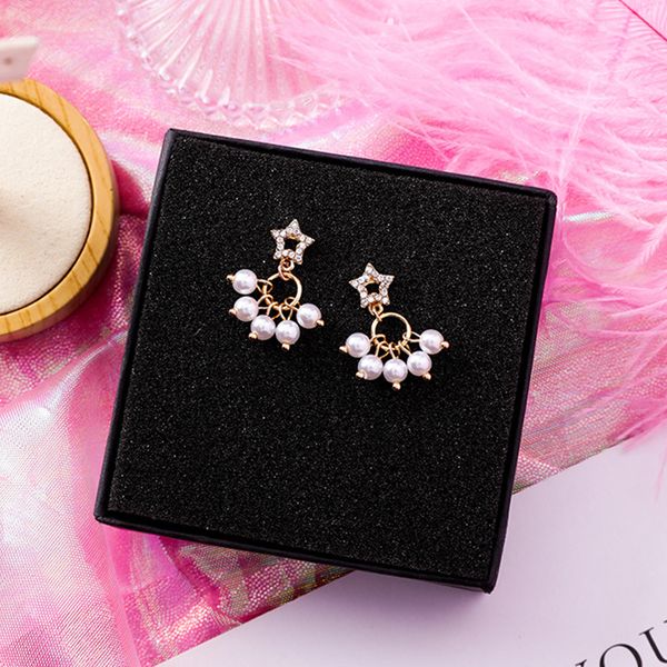 korean fashion sweet small zircon pentagram star simulated pearl pendant stud earrings for women rhinestone earring ear jewelry, Golden;silver
korean fashion sweet small zircon pentagram star simulated pearl pendant stud earrings for women rhinestone earring ear jewelry, Golden;silver