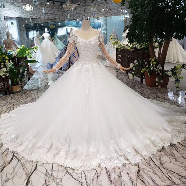 2019 lebanon 3d floral applique wedding dresses long sheer sleeve lace up back hand made flowers long veil garden wedding gowns, White
2019 lebanon 3d floral applique wedding dresses long sheer sleeve lace up back hand made flowers long veil garden wedding gowns, White