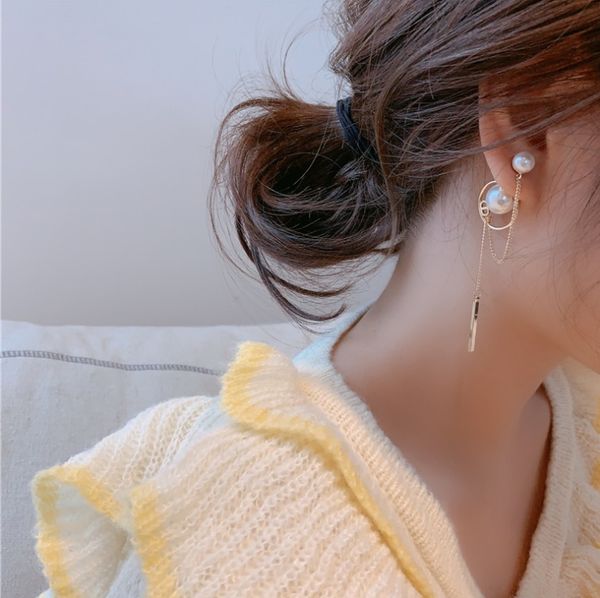 2020 high-end earrings female ins new wave retro pearl super long tassel earrings net red temperament round face was thin earrings, Golden;silver
2020 high-end earrings female ins new wave retro pearl super long tassel earrings net red temperament round face was thin earrings, Golden;silver
