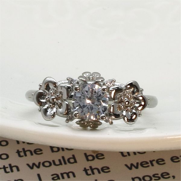 female big flower engagement ring fashion 925 silver crystal zircon stone ring vintage wedding rings for women, Slivery;golden
female big flower engagement ring fashion 925 silver crystal zircon stone ring vintage wedding rings for women, Slivery;golden
