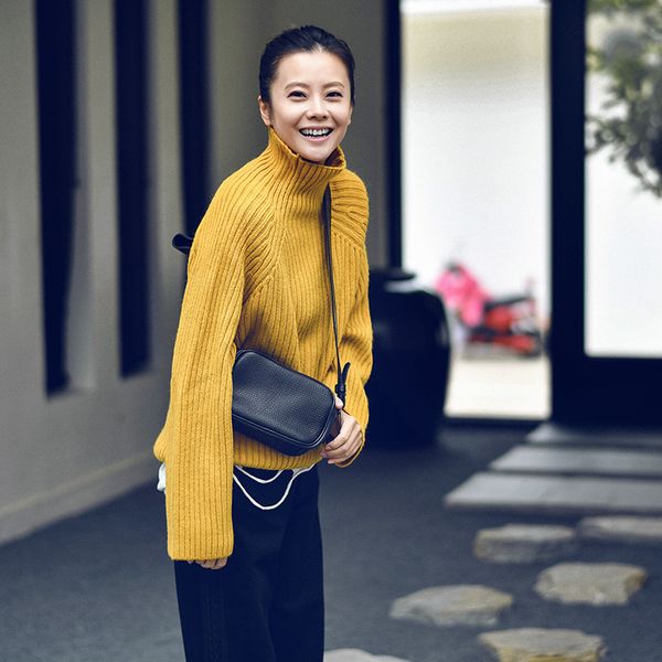 m7005 artistic languid wind turtleneck sweater female ground short knit sweater, White;black
m7005 artistic languid wind turtleneck sweater female ground short knit sweater, White;black