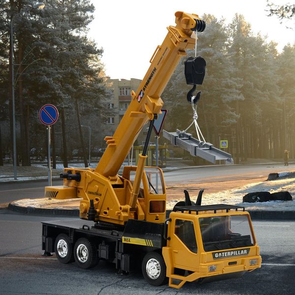1:24 wireless remote control large child crane engineering vehicle simulation 8-channel crane transport car boy model toy
1:24 wireless remote control large child crane engineering vehicle simulation 8-channel crane transport car boy model toy