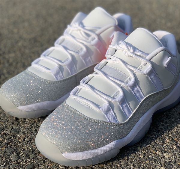новый релиз wmns 11 metallic silver баскетбольная обувь лучшее качество xi низкий спорт кроссовки размер 36-40 корабль с коробкой, White;red
новый релиз wmns 11 metallic silver баскетбольная обувь лучшее качество xi низкий спорт кроссовки размер 36-40 корабль с коробкой, White;red