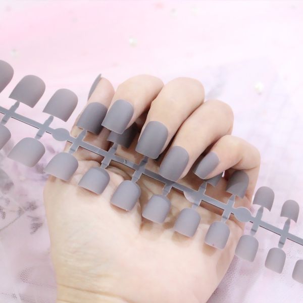 24pcs fashion pure color square head short scrub false nails matte artificial fake nails for daily wear on the nail tree, Red;gold
24pcs fashion pure color square head short scrub false nails matte artificial fake nails for daily wear on the nail tree, Red;gold