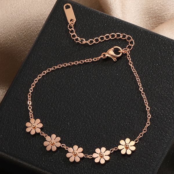 charm bracelets 2021 korean design fashion jewelry titanium steel simple small daisy elegant female bracelet, Golden;silver
charm bracelets 2021 korean design fashion jewelry titanium steel simple small daisy elegant female bracelet, Golden;silver