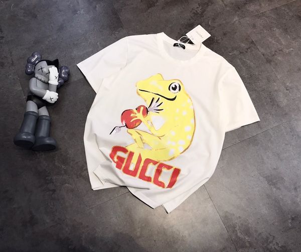 2020 girls brand shirt luxury designer women mens t-shirt повседневная мода летние тройники хорошее качество роскошная девушка футболка 2002, White
2020 girls brand shirt luxury designer women mens t-shirt повседневная мода летние тройники хорошее качество роскошная девушка футболка 2002, White