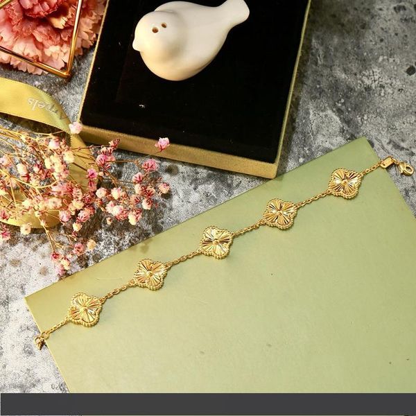 2019 нова мода аѬм бѬале дизайнеѬ п еѬелинй клевеѬ бѬале дл жен Golden;silver
2019 нова мода аѬм бѬале дизайнеѬ п еѬелинй клевеѬ бѬале дл жен Golden;silver