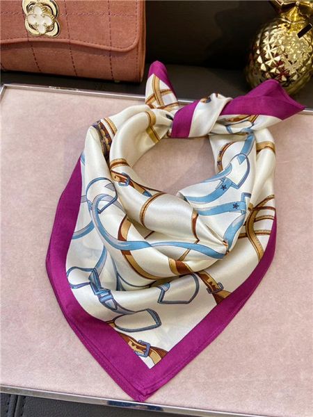 designers of the latest spring and summer fashion brands in are 100% pure silk small square scarves, and high-quality classic scarves, Blue;gray
designers of the latest spring and summer fashion brands in are 100% pure silk small square scarves, and high-quality classic scarves, Blue;gray