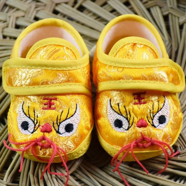 2018 chinese style baby first walkers tiger infant shoes fashion for newborn 0-12m babies shoe animal tigers totem newborn shoes
2018 chinese style baby first walkers tiger infant shoes fashion for newborn 0-12m babies shoe animal tigers totem newborn shoes