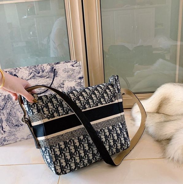 classic shoulder bags handbags tote purse shoulder strap crossbody bag leather women handbag -12574, Black
classic shoulder bags handbags tote purse shoulder strap crossbody bag leather women handbag -12574, Black