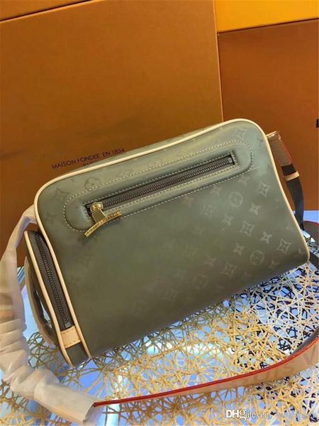 lovuitto shoulder bag messenger monograms titanium kim jones m43884 collection camera bag size: 32x 20x 11cm
lovuitto shoulder bag messenger monograms titanium kim jones m43884 collection camera bag size: 32x 20x 11cm