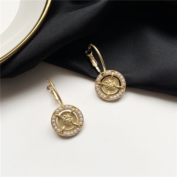 silver pin korea new simple matte gold coin portrait simple imitation pearl drop earrings for women fashion jewelry accessories
silver pin korea new simple matte gold coin portrait simple imitation pearl drop earrings for women fashion jewelry accessories
