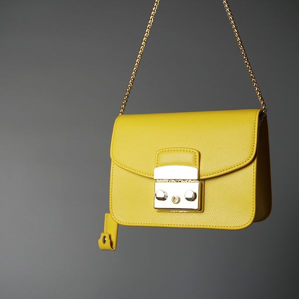 2020 the new big leather small square package retro minimalist fashion leather chain messenger small bag f home mini wild woman 
2020 the new big leather small square package retro minimalist fashion leather chain messenger small bag f home mini wild woman